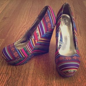 Technicolor wedges - size 5.5